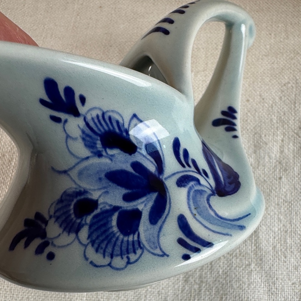 Delft Dutch Colonial Blue Ceramic Pitcher - Picture 6 of 8